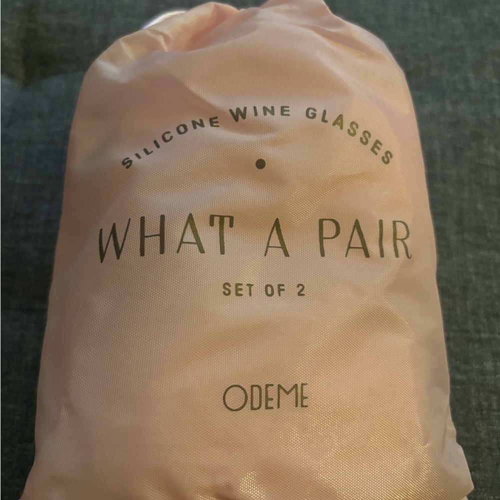 What A Pair Silicone Wine Glasses